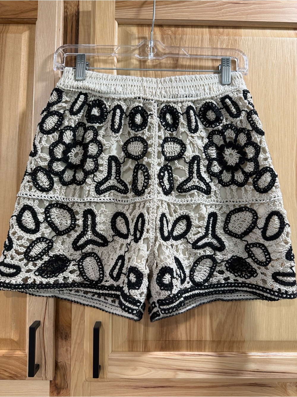 Rebellion Again Size M Crochet Floral Boho Grannycore Women's Shorts Black Cream